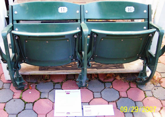 BuschStadiumSeatsGreen11-109-29-07.jpg