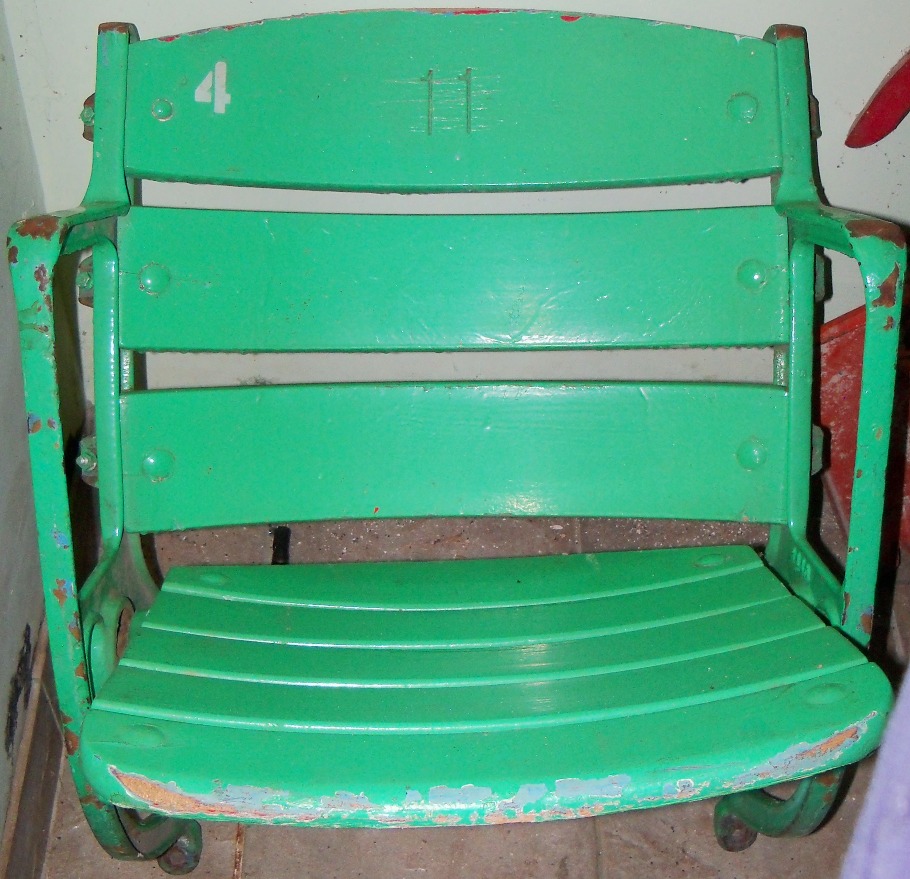 Comiskey_Park_Riser.JPG