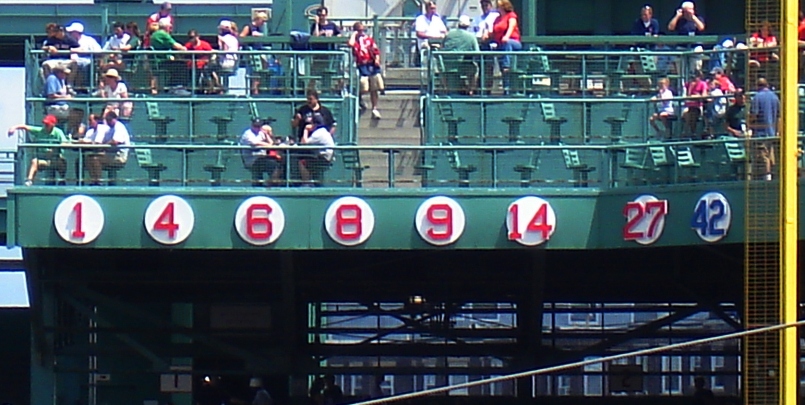 Fenway_retired_numbers_2009.jpg