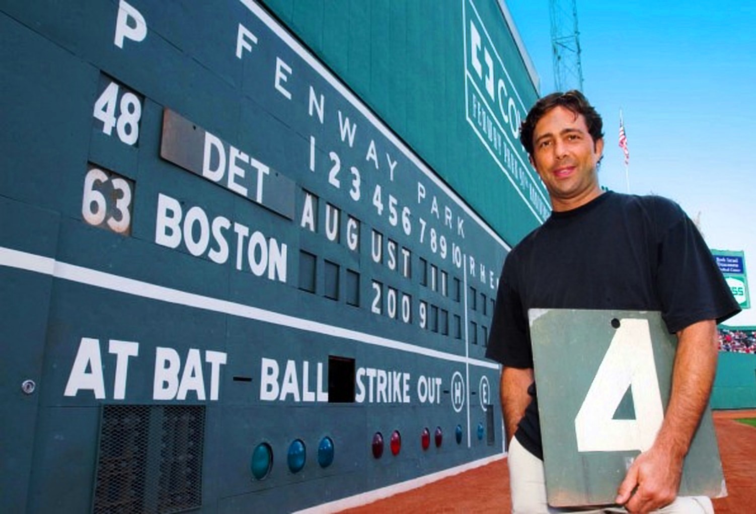 boston-fenway-park-scoreboard.v1.jpg