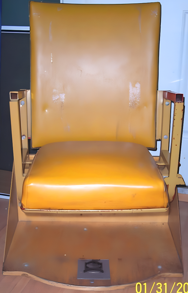 mlggoldseat1-31-07aa.jpg