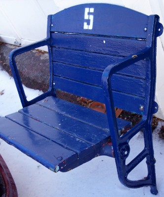 sealsstadiumblueriser53-5-06.jpg